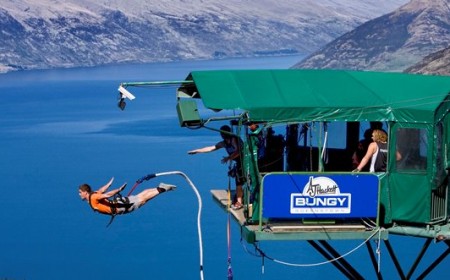 AJ Hackett Bungy The Ledge Bungy Queenstown